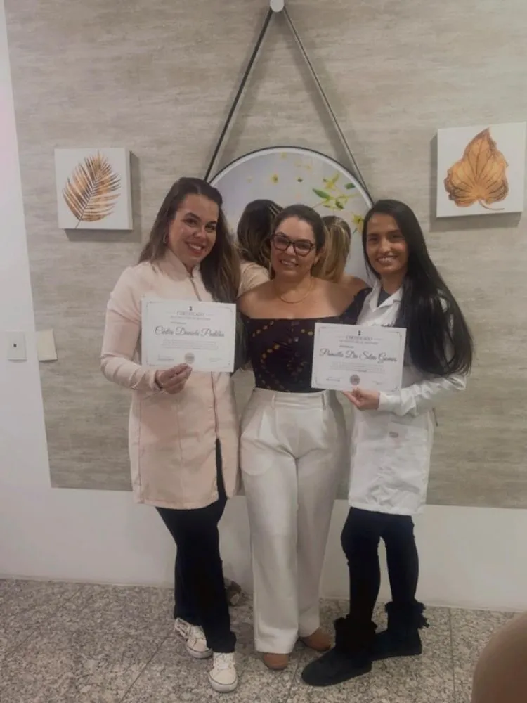 Mentoradas recebendo seus certificados